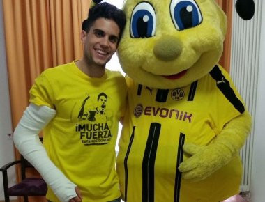 Επίθεση Ντόρτμουντ: Επίσκεψη Μ. Μπαρτρά από την μασκότ της ομάδας στο νοσοκομείο (φωτό)